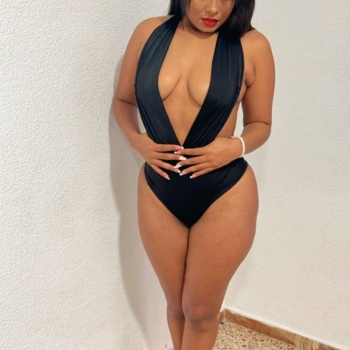 Mia morena colombiana juguetona, Alicante