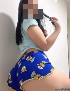 Universitaria 19 años latina