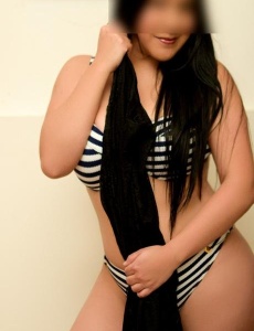 Latina juguetona