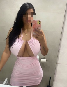 Mia, colombiana auténtica y divertida