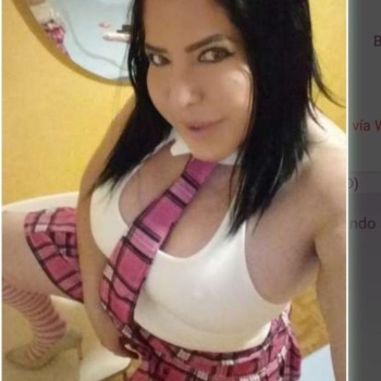 Mujer cordial de manos de seda, Benidorm