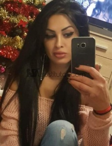 Maria, me gustaría conocer personas nuevas para pasarlo bien, soy simpática y muy alegre