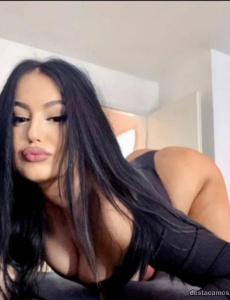Soy tan como me ves las fotos son reales soy laura una chica tan amorosa estoy por benidorm