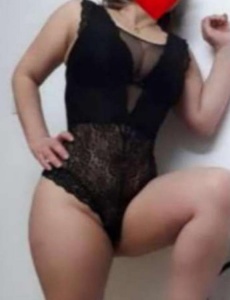2 latinas muy