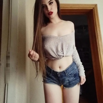 Holaa! Soy nueva en la zona tengo 19 años. Soy nueva en esto por favor pido mucha discreción tengo ganas de el mundo y disfru, Benidorm