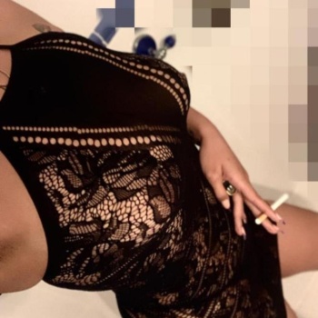 Hola chicoos me llamo alejandra soy nueva por, Elche