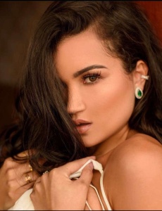 Bianca, joven brasileña, nueva!