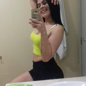 Latina foto real extrovertida alegre flaca, Alicante