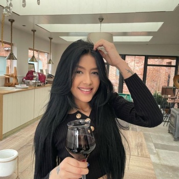 Michel una jovencita de 20añitos muy bella y, Elche