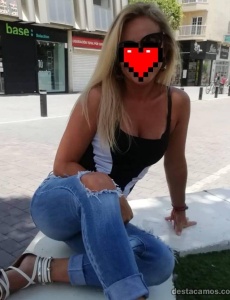 Novedad madurita rubia encantadora sensual.