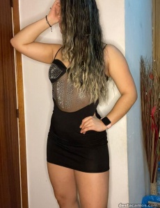 Hermosa rubia súper femenina y.