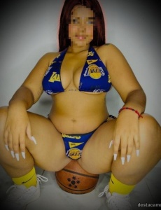 Rubí tu hecha realidad jovencita curvy