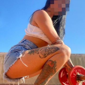 Joven masajista amateur, dedicada y servicial, Teulada