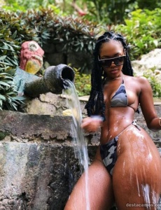 Hermosa latina morenaza recién llegada