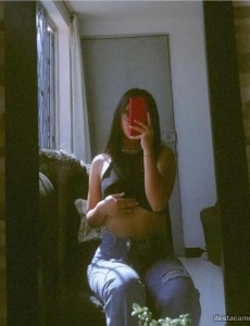 Jovencita morena, muy atractiva