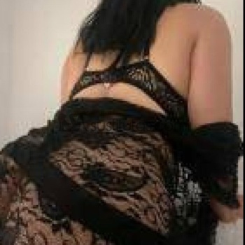 Hola soy una chica joven árabe, doy varios tipos de masajes, Alicante