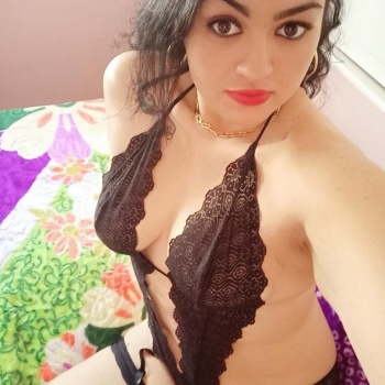Novedad hermosa chica colombiana, Alicante