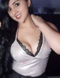 Latina joven se buenos en tu ciudad