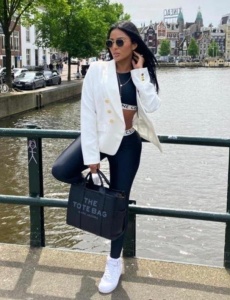 Las ACOMPAÑANTES colombianas son famosas por sus cuerpos