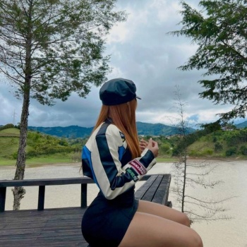 Una chica alegre amable y cariñosa con saber, Benidorm