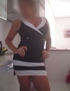 Laura, madura elegante masajista