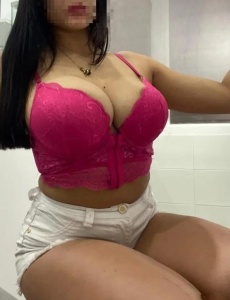 Silvia,, jovencita de ricas curvas