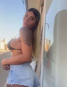 Española benidorm explosiva morenaza