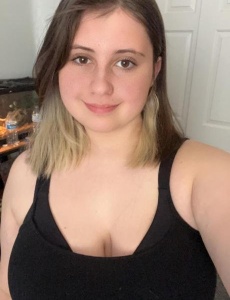 María, jovencita 22 años