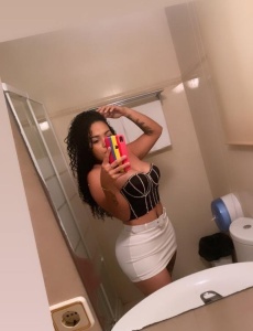 Hola guapura, soy Carolina! Si te gustan una