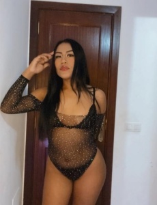 Jovencita super extrovertida colombiana!! 21 años.