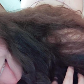 Hola soy cloe universitaria independiente de 18 añitos, Elche