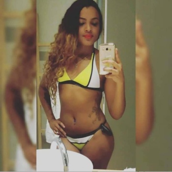 Exotica morena joven estudiante, Elche