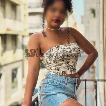 Mi nombre es cataleya, mulata venezolana con una silueta hermosa, piel canela y labios carnosos, Elche