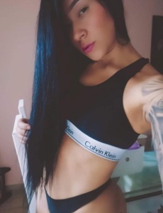 Colombiana con ganas de jugar