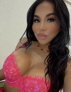 Morenaza explosiva esperando pasarla rico contigo