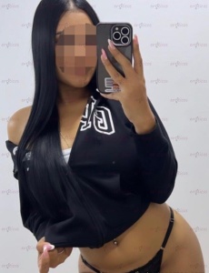 Hermosa dama ah tu disposición