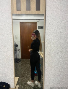 Chica nueva en esto por ayuda económica salidas a hotel y domicilio