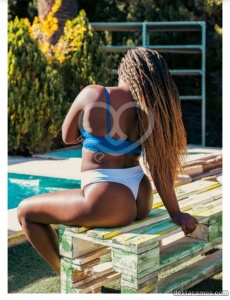 Muñequita colombiana de lujo en benidorm
