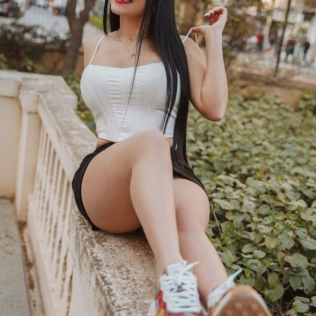 Ariana, 23 años y en elche, Elche