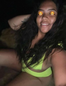 Chica morena colombiana
