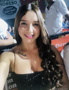 Hola soy una chica traviesa colombiana estoy en