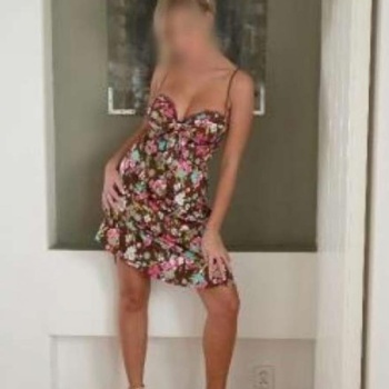Hola mis amores soy luna una chica simpatica y con ganas de conocerte, Elda