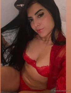 defino como una chica sensual y exuberante, soy