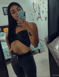 Hola soy Vanesa , jovencita latina recién llegada