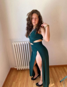 Laia, española sensual de ojos azules