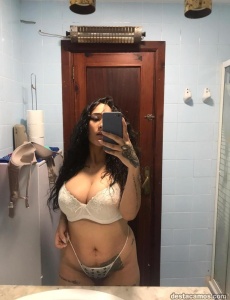 Chica colombiana cariÑosa y guapa