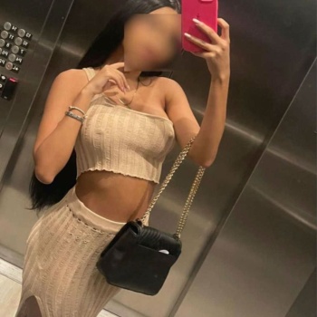 Viky, primera vez masajista teen, Alicante