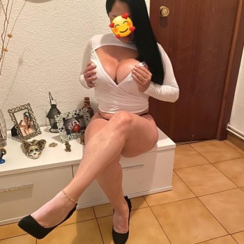 Colombiana de lindas curvas y muy encantadora, Ondara