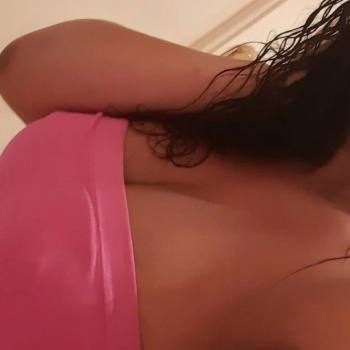 Mulata mandona busca hombre, Alicante