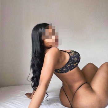 Hermosa mujer delicada primera vez aquí, Elche